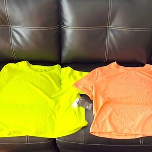 2 women’s gap fit xxl shirts